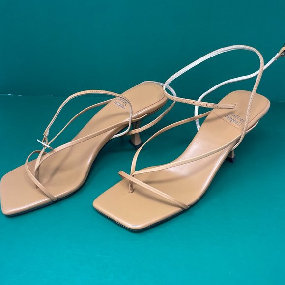 Jeffery Campbell | Fluxx Sandal in Nude - Picture 2 of 8